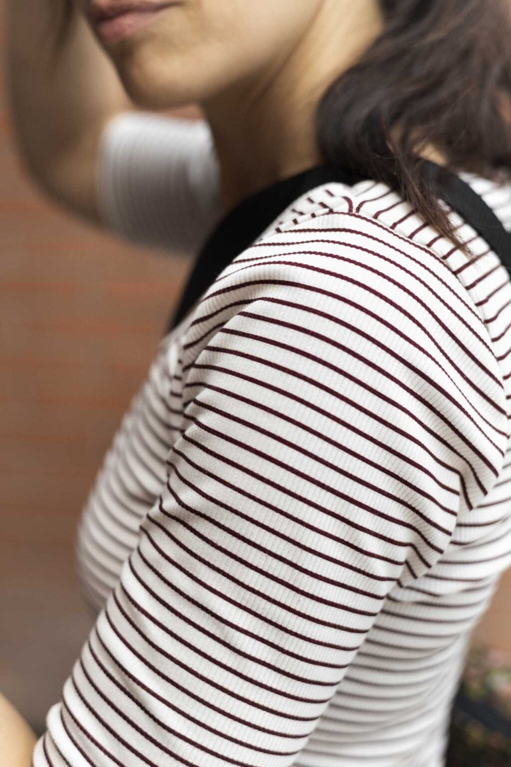 T-shirt manica corta a costine righe bordeaux_(6)-misstufi